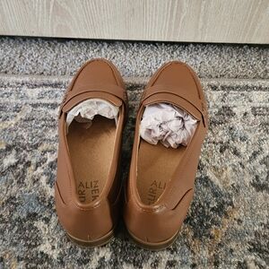 Naturalizer Women's ENGLISH TEA MILO Loafers